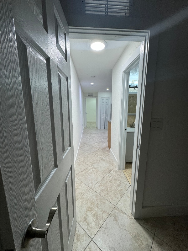 Photo - 1521 E 7th Ct Apartment