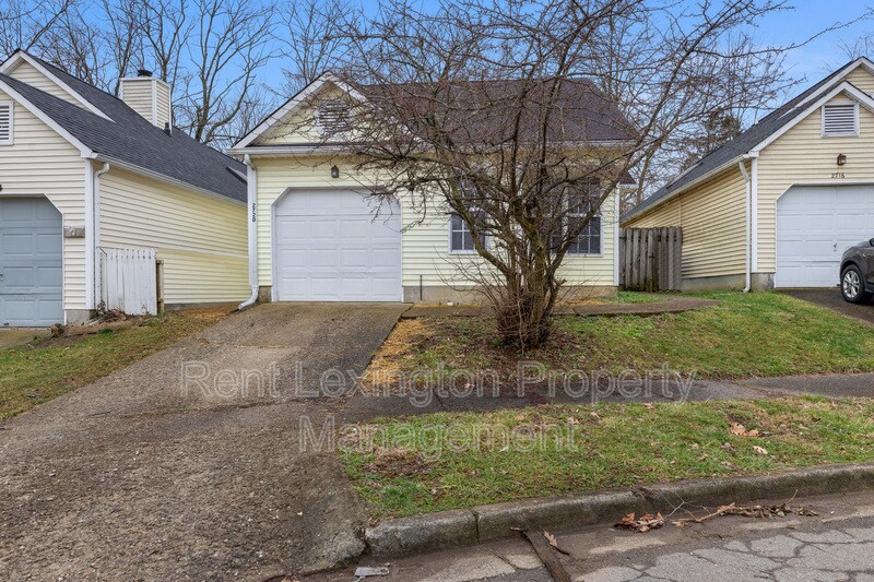 Foto principal - 2720 Chelsea Woods Ct