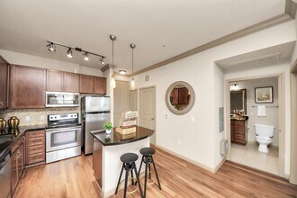 Building Photo - 6363 San Felipe St