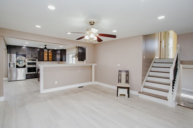 Foto del edificio - 720 Durham Ln