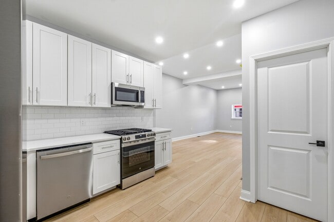 Photo - 617 S 8th St (Philadelphia, PA) Apartment
