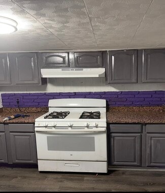 Building Photo - 2 Oakfield Dr