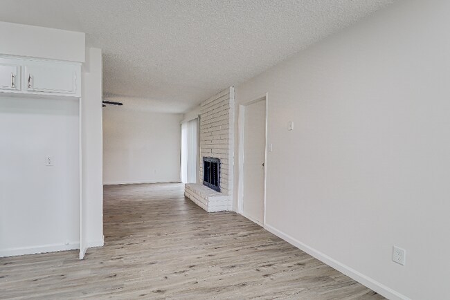 Foto del edificio - 1001 Mira Loma Dr