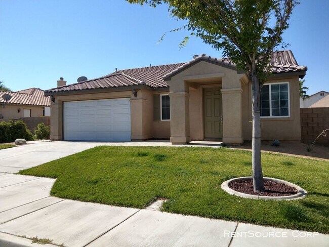 Building Photo - 3 Bedroom Home For Rent in West Lancaster
