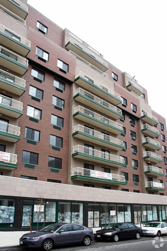 Foto del edificio - 58-25 Queens Blvd