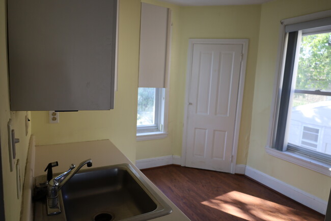 Foto del edificio - 8114 Germantown Ave