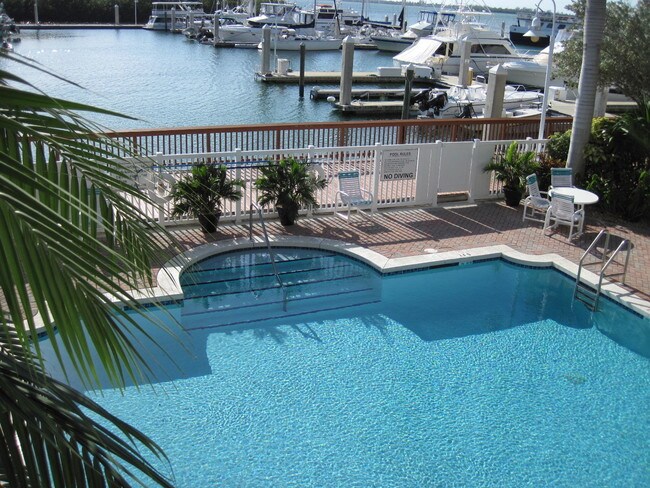 Foto del edificio - 5607 College Rd