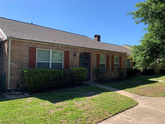 Building Photo - 10960 Bexley Dr