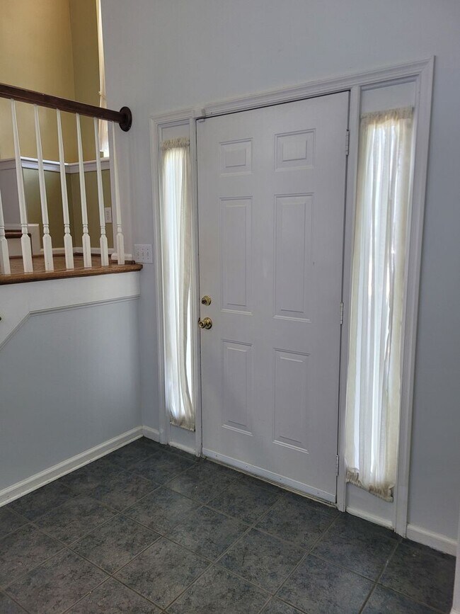 Building Photo - COURTHOUSE ESTATES