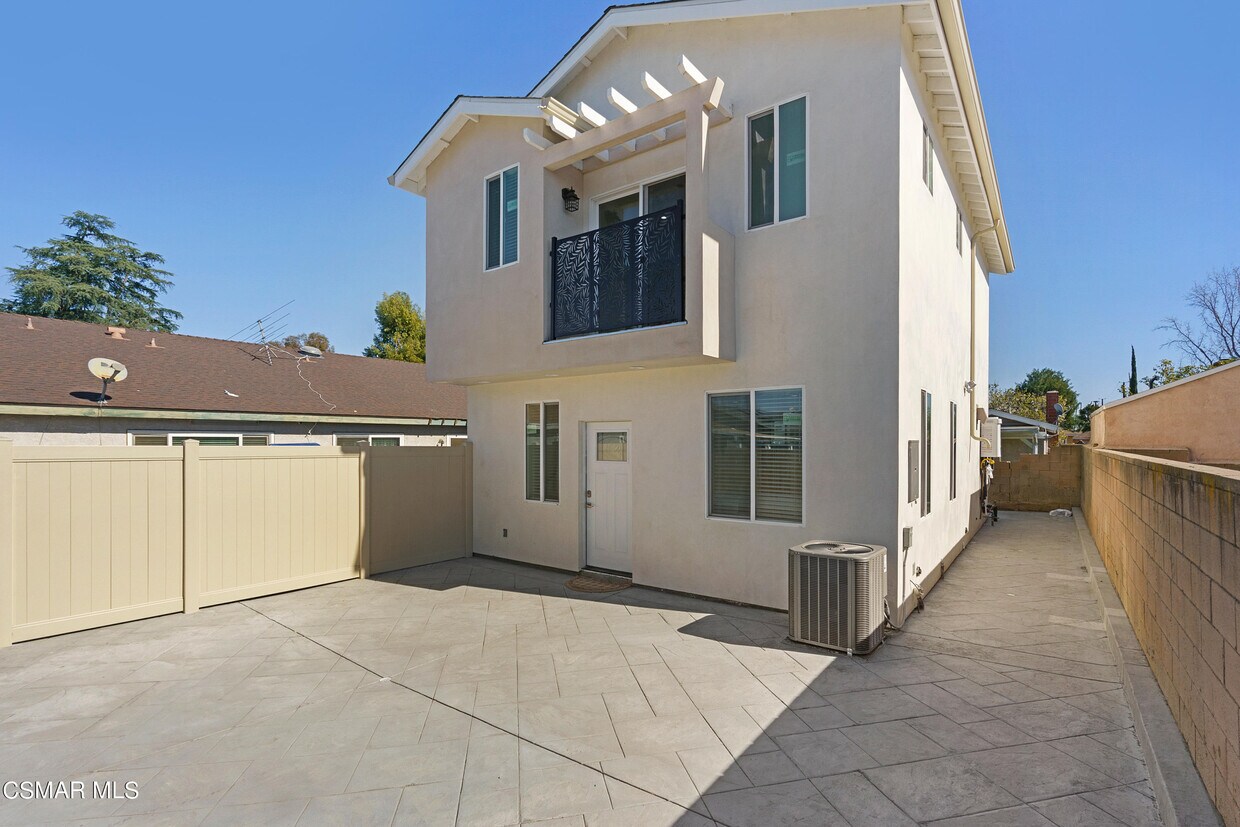 Primary Photo - 21824 Elkwood St