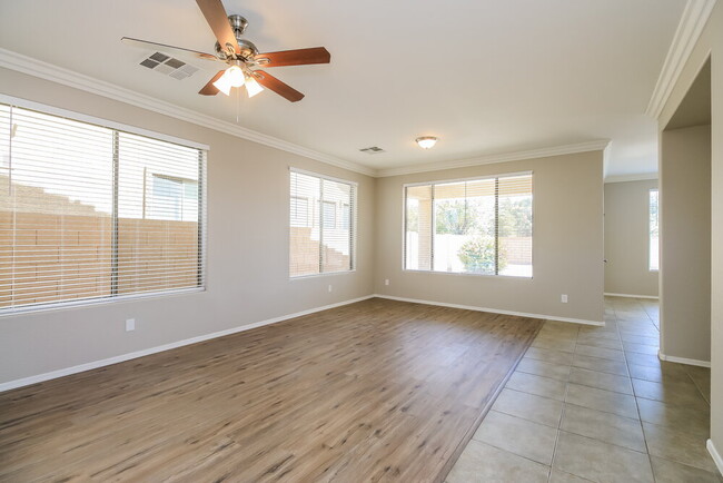 Foto del edificio - 3178 S Southwind Dr