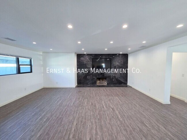 Building Photo - 2102 Nipomo Ave