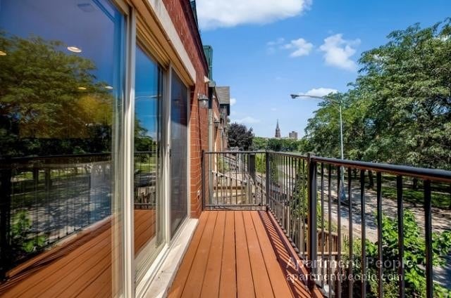 Building Photo - 1487 N Clybourn Ave