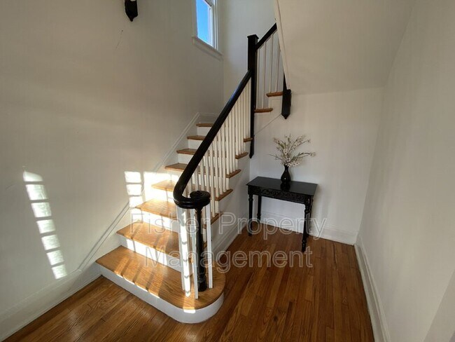 Foto del edificio - 3211 Barton Ave