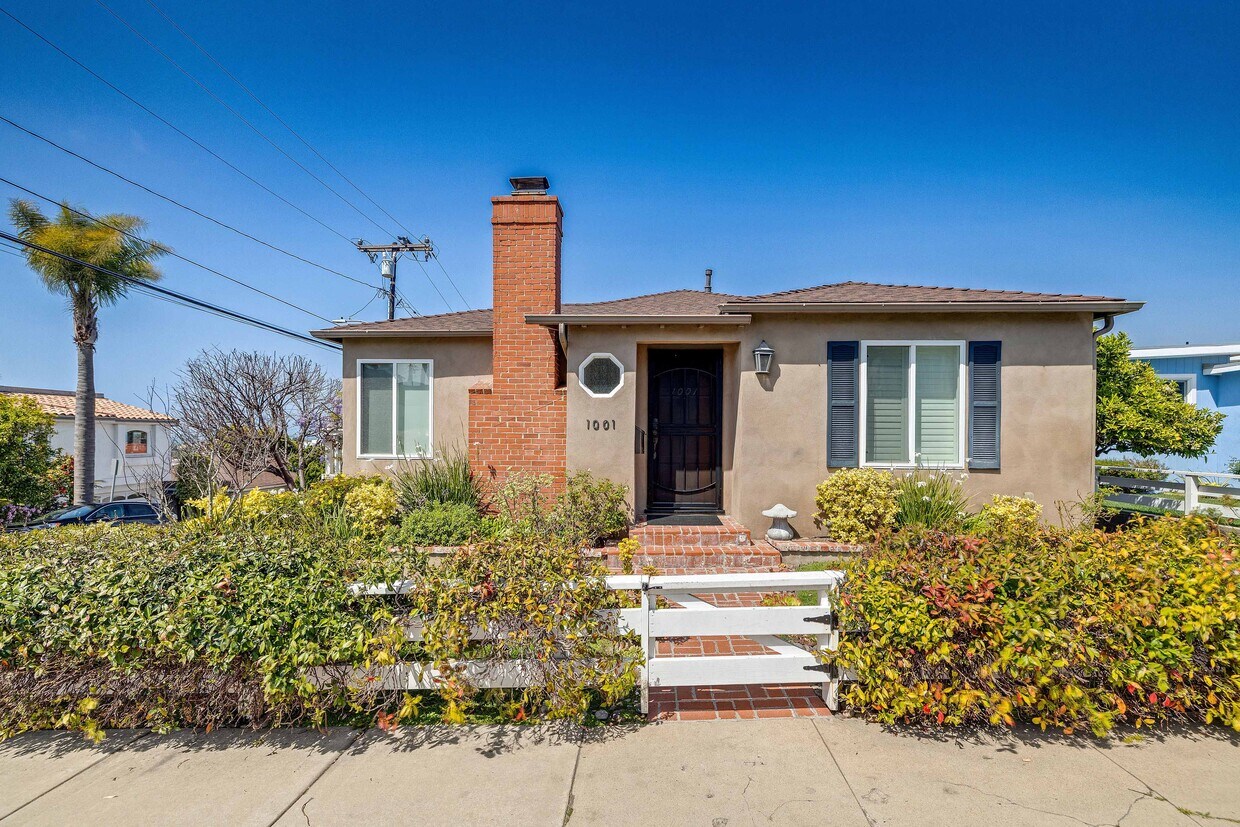 Photo - 1001 9th St (Hermosa Beach, CA)