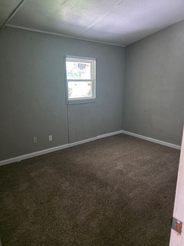 Building Photo - Nice 3BD/1BA
