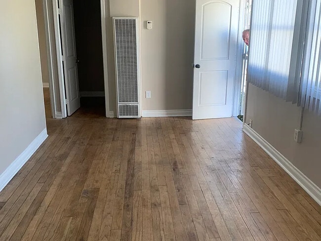 Building Photo - 568 Durham St