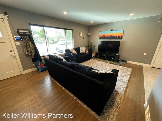 Building Photo - 4 br, 2 bath House - 107 Ely St
