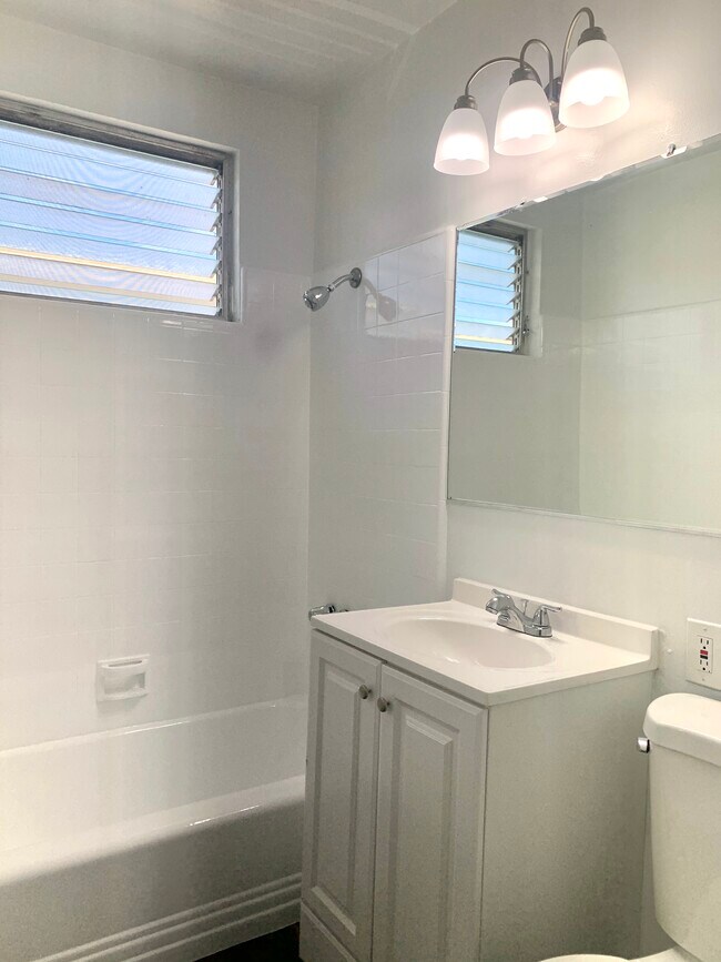 Building Photo - 5326 La Mirada Ave