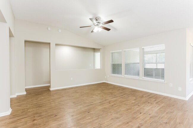 Foto del edificio - 76199 Tideview Ln