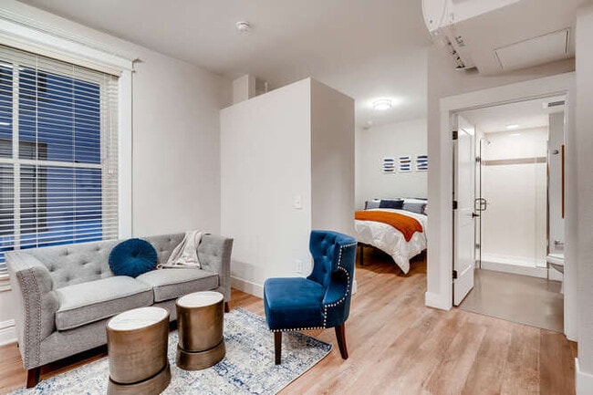 Building Photo - The Quayle