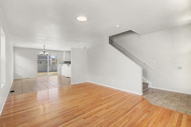 Foto del edificio - 3907 Heatherwood Cir