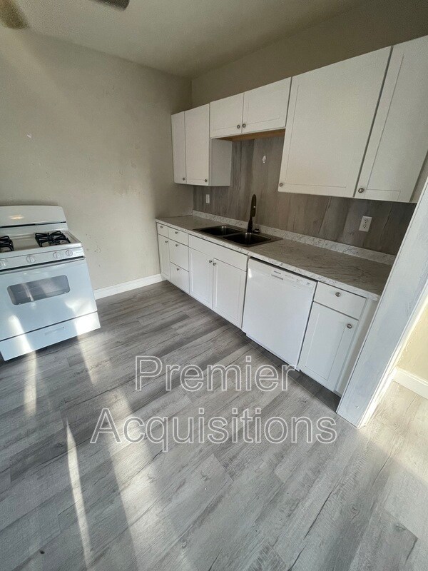 Building Photo - 476 Dulaney Ave