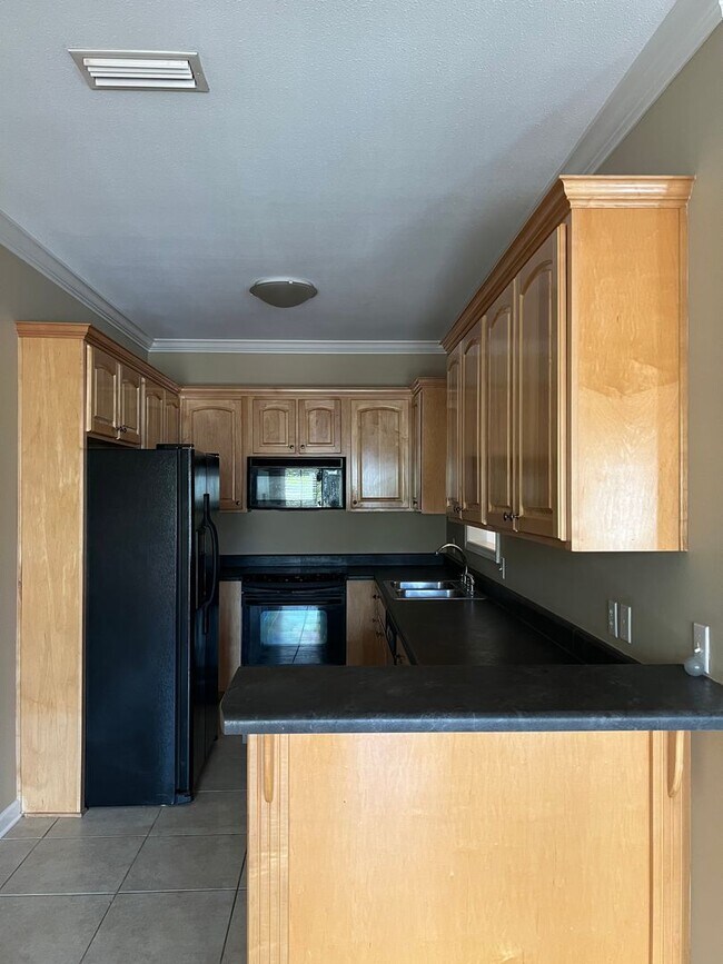 Foto del edificio - 128 Whitney- Coming Soon