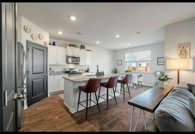 Foto del edificio - 307 Black Birch Dr