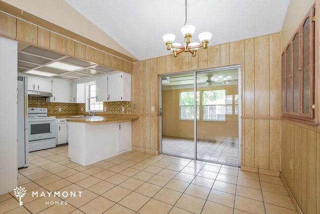 Building Photo - 653 Stanford Dr