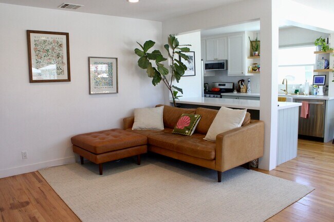 Foto del edificio - 5922 Greentop St