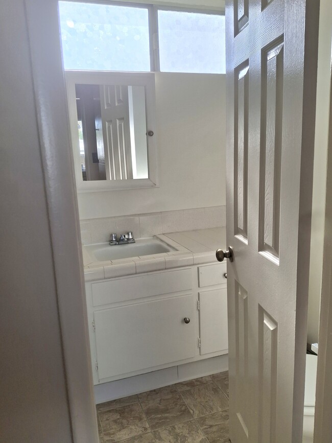 Building Photo - The Palms Apartments