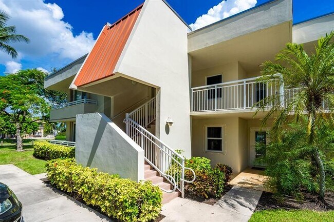 Foto del edificio - 3175 NE 48th Ct
