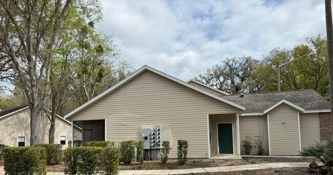 Building Photo - 4700 SW Archer Rd