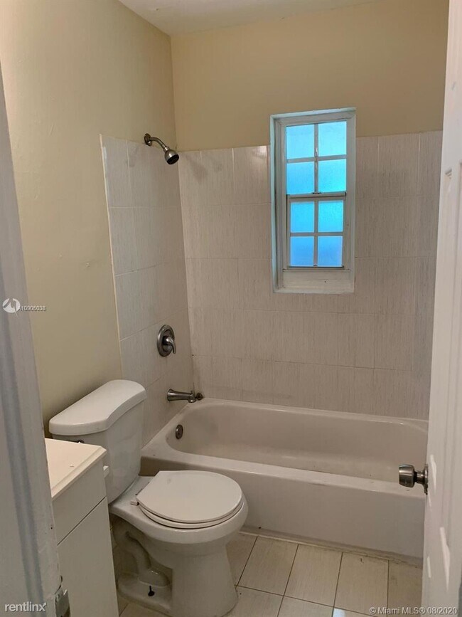 Building Photo - 2 br, 1 bath House - 445 NW 44th St