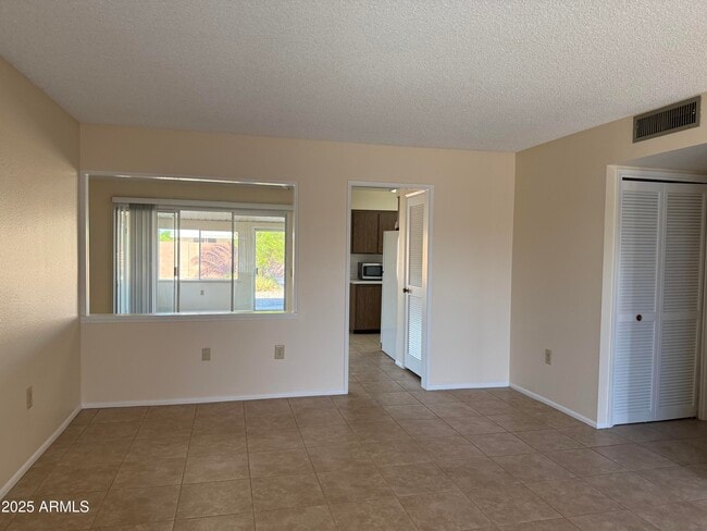 Foto del edificio - 9338 W Glen Oaks Cir N