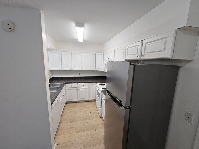 Foto del edificio - FABOULOUS 3 BEDROOM / 2.5 BATH / 2 CAR GARAGE HOME - WINTER SPRINGS (THE HIGHLANDS)