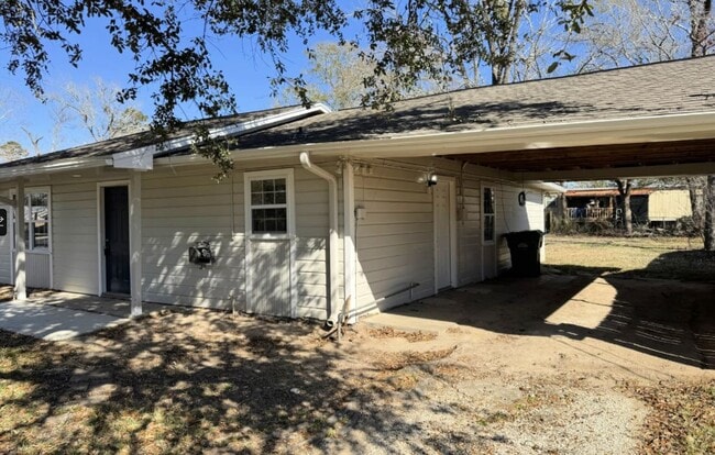 Building Photo - 230 N Holly Ave