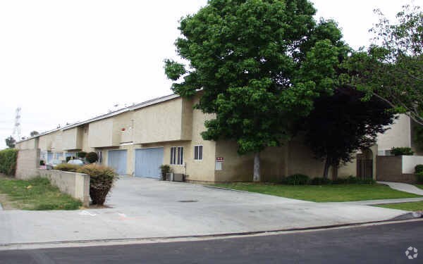 Foto principal - 9040 Cedar St
