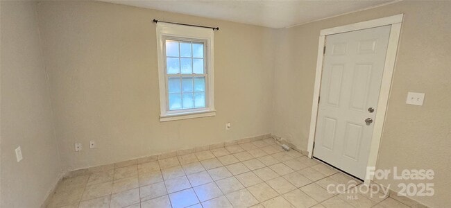 Foto del edificio - 508 Arlington Cir NW