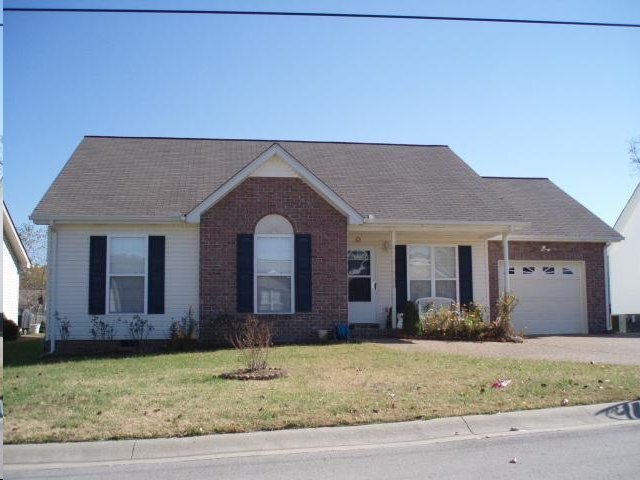 Building Photo - One LEVEL Home for Lease  3 Bedroom 2 FULL...