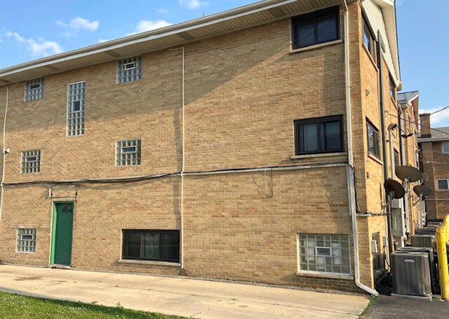 Building Photo - 4752 Rose St