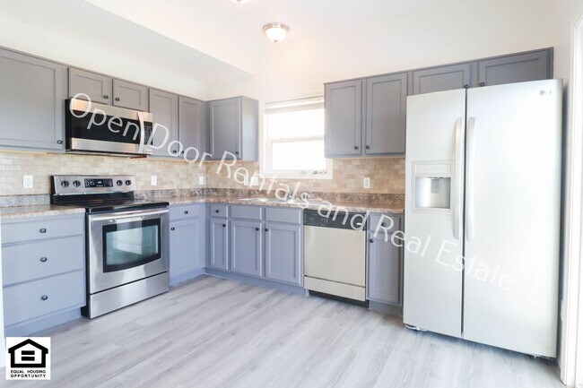 Foto del edificio - ***$500 off 1st months rent!**** 3 bedroom...