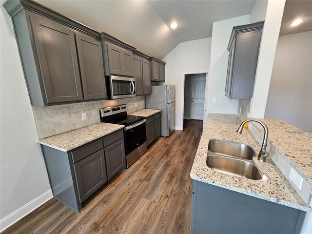 Building Photo - 2910 Orchid Dr