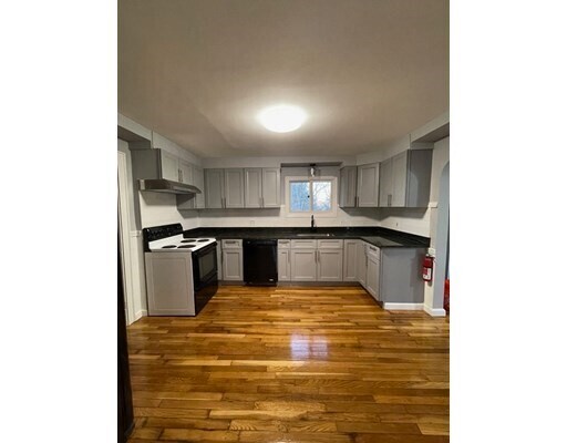 Foto principal - 189 Robbins St