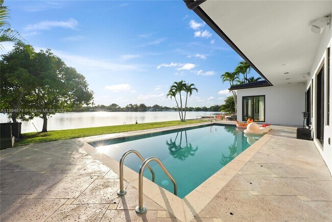 Foto del edificio - 21100 NE 25th Ct