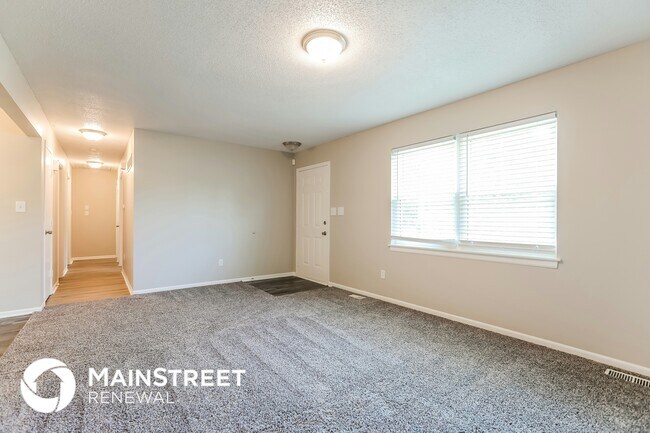 Foto del edificio - 1104 NE Lindsay Ave