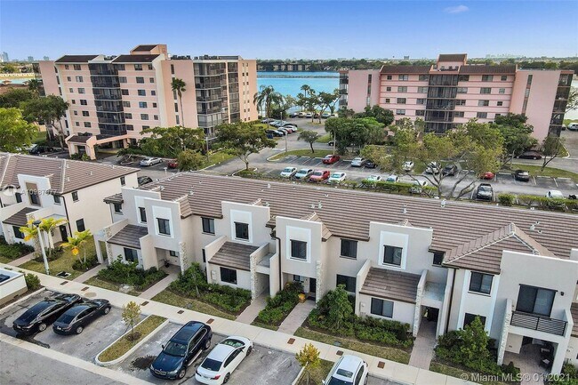 Foto del edificio - 312 NE 208th Terrace