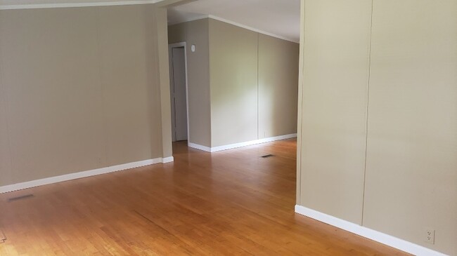 Building Photo - 2983 Michelle Dr