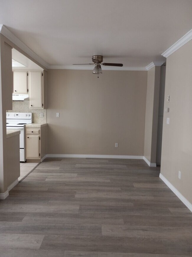 Foto del edificio - Location is Everything!  2 Minute Walk to the Sand of Mission Bay from Your Front Door!